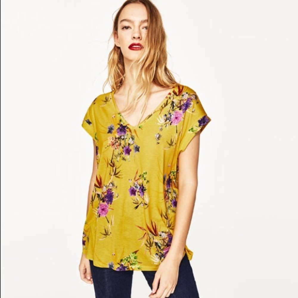 NWOT Zara Floral Yellow Soft Flowy Tee Medium